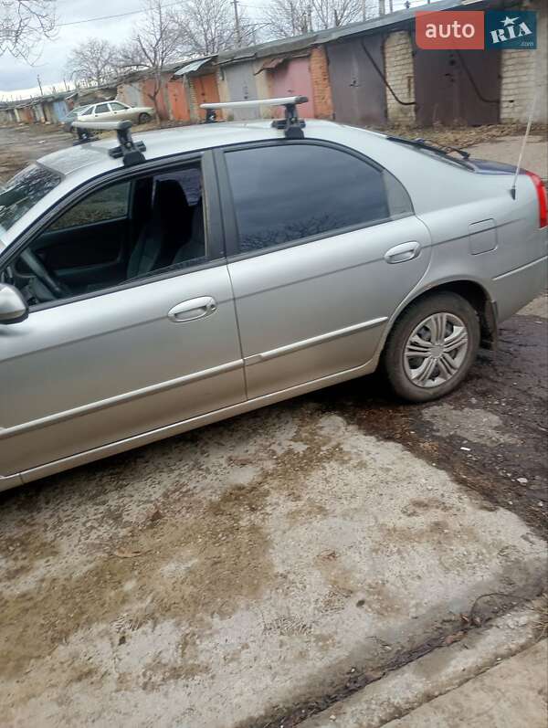 Седан Kia Shuma 2003 в Славянске