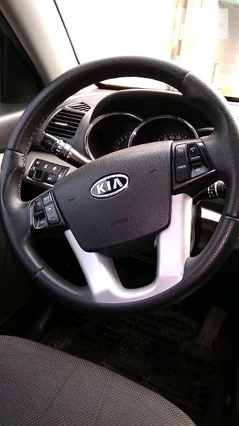 Позашляховик / Кросовер Kia Sorento 2011 в Ромнах