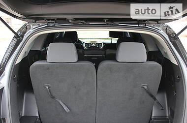 Позашляховик / Кросовер Kia Sorento 2016 в 