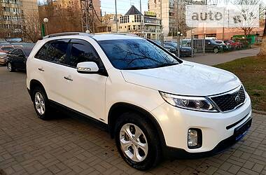 Позашляховик / Кросовер Kia Sorento 2014 в 