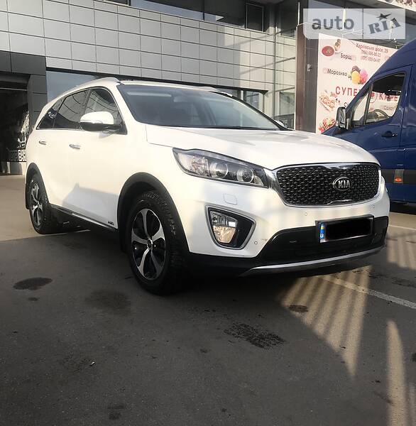 Позашляховик / Кросовер Kia Sorento 2016 в 