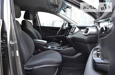 Позашляховик / Кросовер Kia Sorento 2015 в 