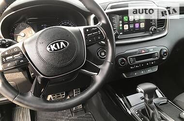 Позашляховик / Кросовер Kia Sorento 2019 в 
