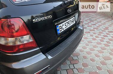 Позашляховик / Кросовер Kia Sorento 2005 в 