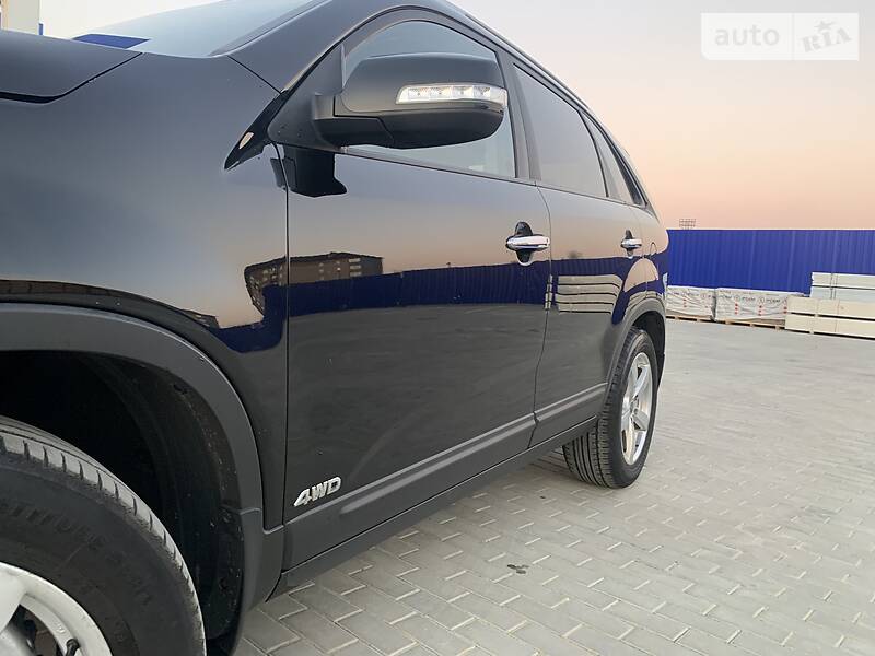 Позашляховик / Кросовер Kia Sorento 2010 в Івано-Франківську