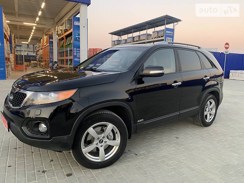 Позашляховик / Кросовер Kia Sorento 2010 в Івано-Франківську