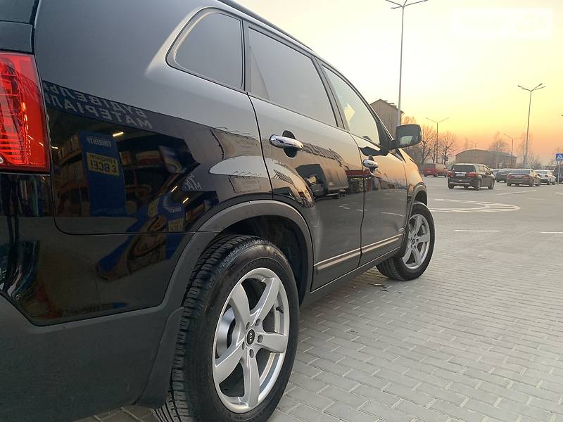 Позашляховик / Кросовер Kia Sorento 2010 в Івано-Франківську