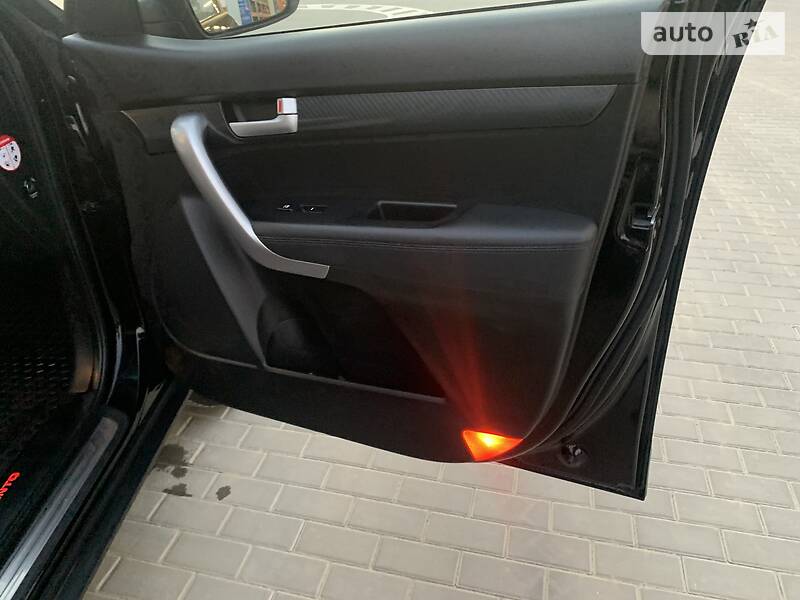 Позашляховик / Кросовер Kia Sorento 2010 в Івано-Франківську