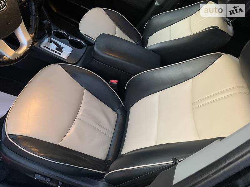 Позашляховик / Кросовер Kia Sorento 2010 в Івано-Франківську