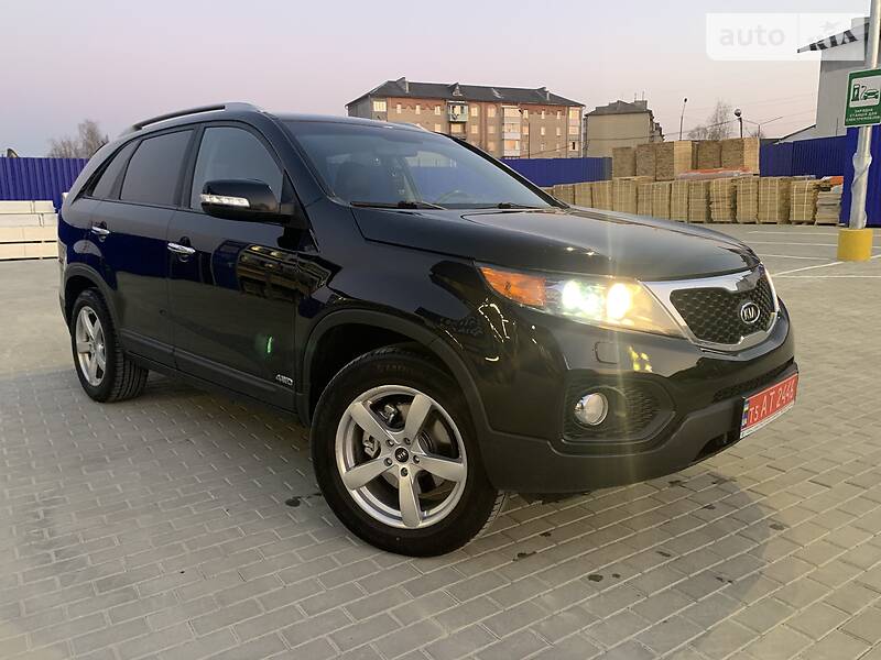 Позашляховик / Кросовер Kia Sorento 2010 в Івано-Франківську