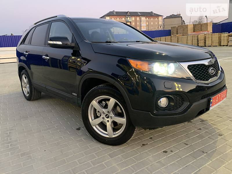 Позашляховик / Кросовер Kia Sorento 2010 в Івано-Франківську