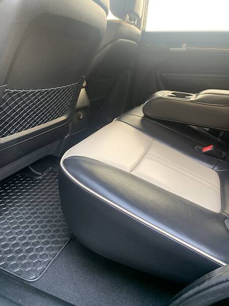 Позашляховик / Кросовер Kia Sorento 2010 в Івано-Франківську