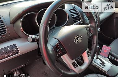 Позашляховик / Кросовер Kia Sorento 2012 в 