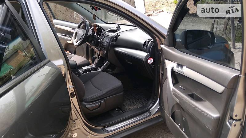 Позашляховик / Кросовер Kia Sorento 2011 в Ромнах