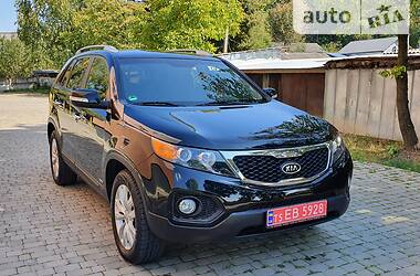 Внедорожник / Кроссовер Kia Sorento 2010 в Черновцах