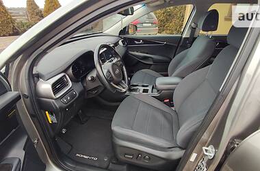 Внедорожник / Кроссовер Kia Sorento 2017 в 