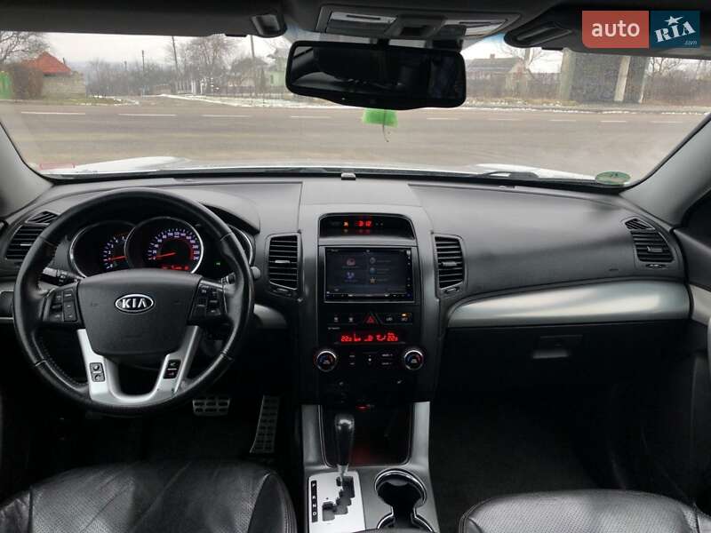 Внедорожник / Кроссовер Kia Sorento 2010 в Калуше