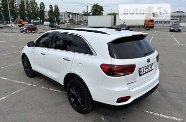 Внедорожник / Кроссовер Kia Sorento 2019 в 