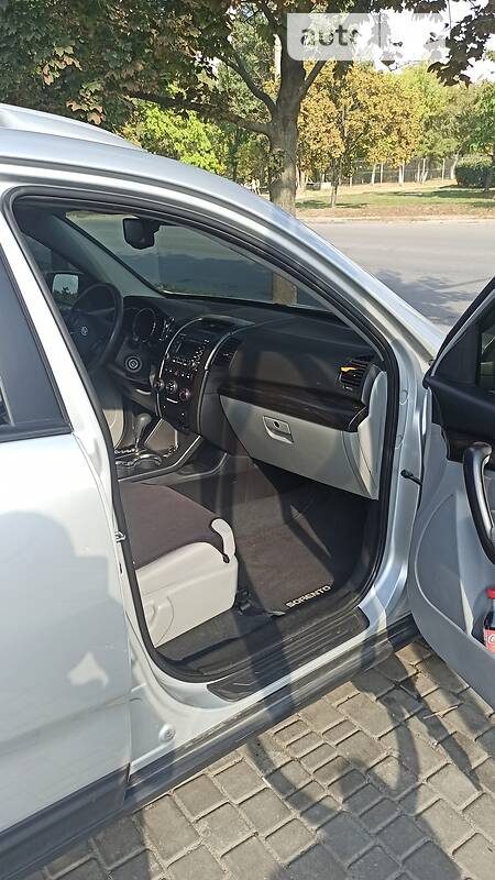 Позашляховик / Кросовер Kia Sorento 2011 в Києві