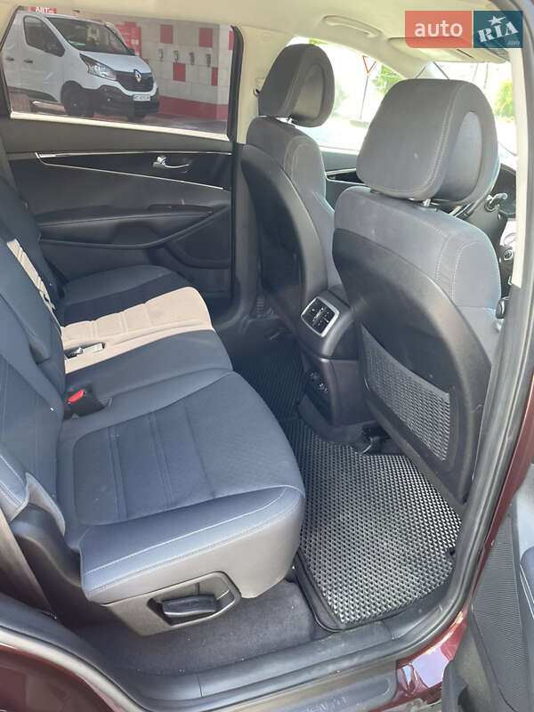Внедорожник / Кроссовер Kia Sorento 2015 в Сокале