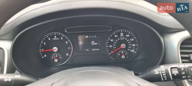 Внедорожник / Кроссовер Kia Sorento 2015 в Каменец-Подольском