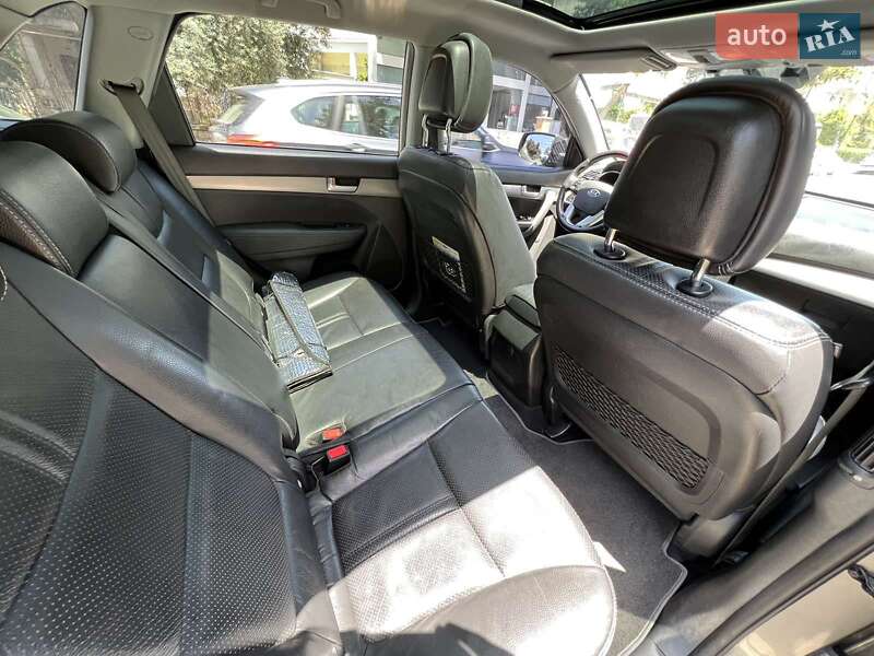 Позашляховик / Кросовер Kia Sorento 2010 в Миколаєві