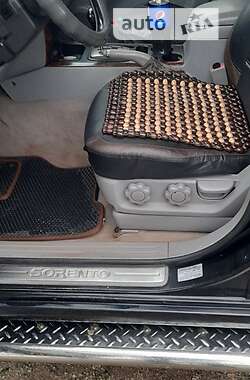 Внедорожник / Кроссовер Kia Sorento 2004 в 