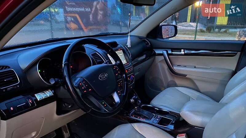 Позашляховик / Кросовер Kia Sorento 2014 в Івано-Франківську