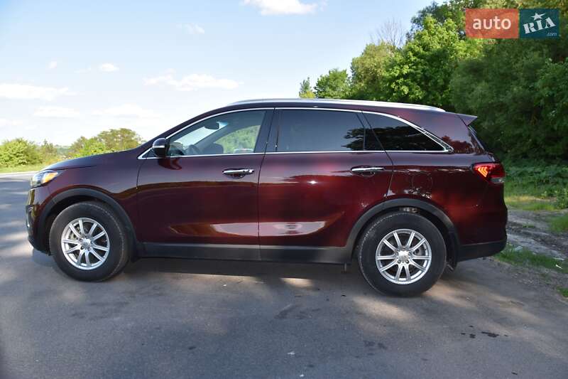 Внедорожник / Кроссовер Kia Sorento 2016 в Чорткове