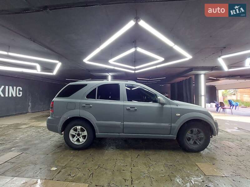 Позашляховик / Кросовер Kia Sorento 2005 в Харкові