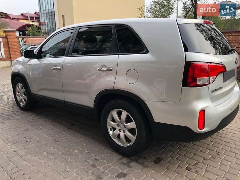 Внедорожник / Кроссовер Kia Sorento 2013 в Львове фото 5 Внедорожник / Кроссовер Kia Sorento 2013 в Львове