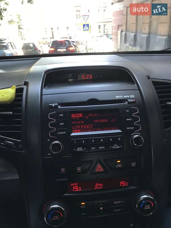 Позашляховик / Кросовер Kia Sorento 2011 в Львові