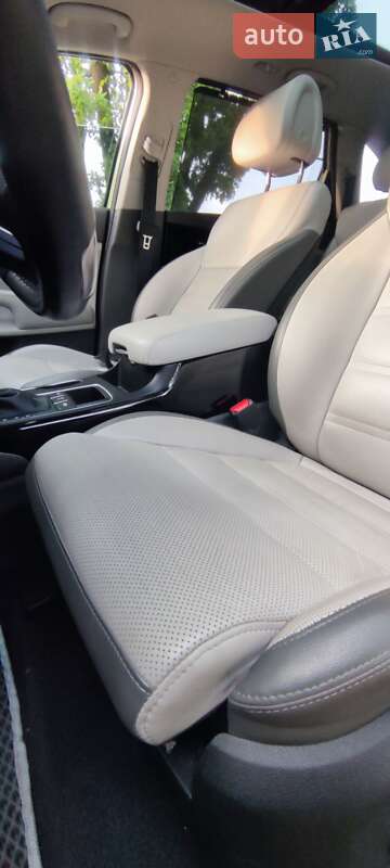 Позашляховик / Кросовер Kia Sorento 2016 в Києві фото 35 Позашляховик / Кросовер Kia Sorento 2016 в Києві