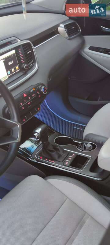 Позашляховик / Кросовер Kia Sorento 2016 в Києві фото 40 Позашляховик / Кросовер Kia Sorento 2016 в Києві