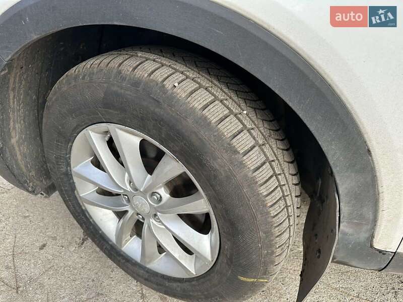 Позашляховик / Кросовер Kia Sorento 2015 в Веселиновому