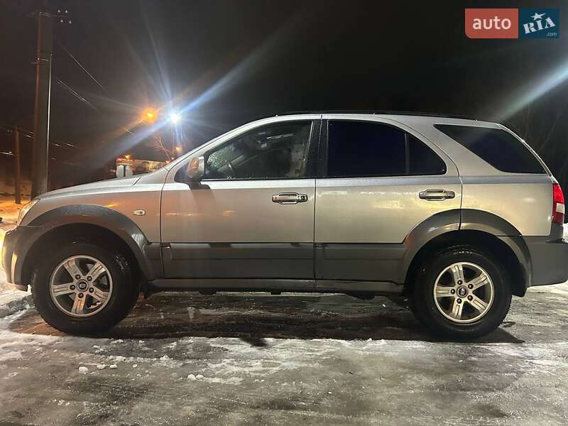 Внедорожник / Кроссовер Kia Sorento 2003 в 