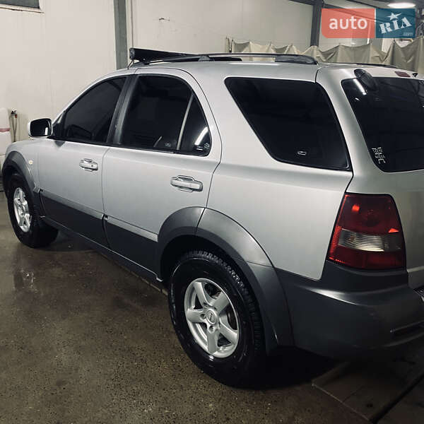 Позашляховик / Кросовер Kia Sorento 2004 в Чернівцях фото 3 Позашляховик / Кросовер Kia Sorento 2004 в Чернівцях