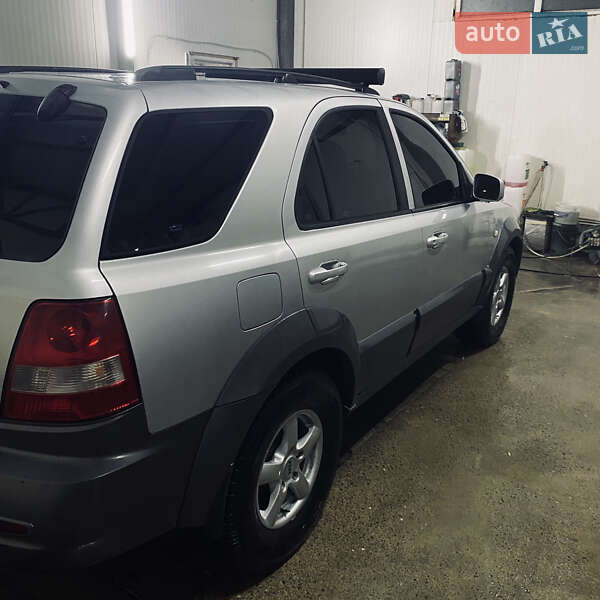 Позашляховик / Кросовер Kia Sorento 2004 в Чернівцях фото 5 Позашляховик / Кросовер Kia Sorento 2004 в Чернівцях