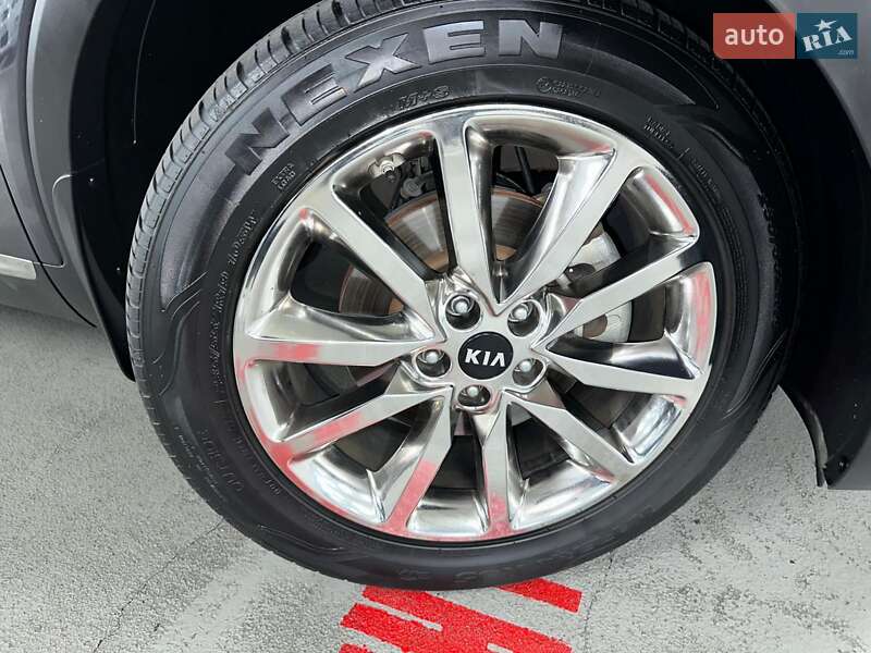 Позашляховик / Кросовер Kia Sorento 2017 в Сумах
