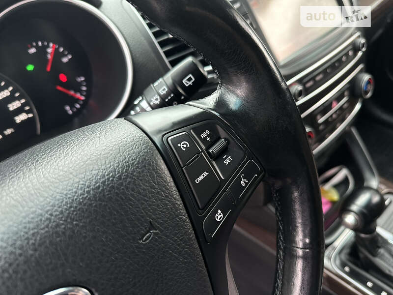 Внедорожник / Кроссовер Kia Sorento 2012 в Трускавце