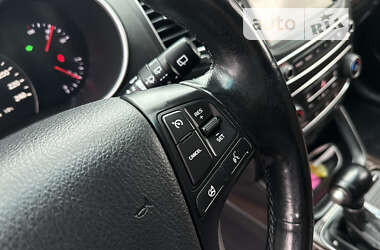 Позашляховик / Кросовер Kia Sorento 2012 в  фото 68 Позашляховик / Кросовер Kia Sorento 2012 в
