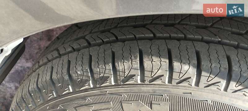 Внедорожник / Кроссовер Kia Sorento 2003 в Днепре