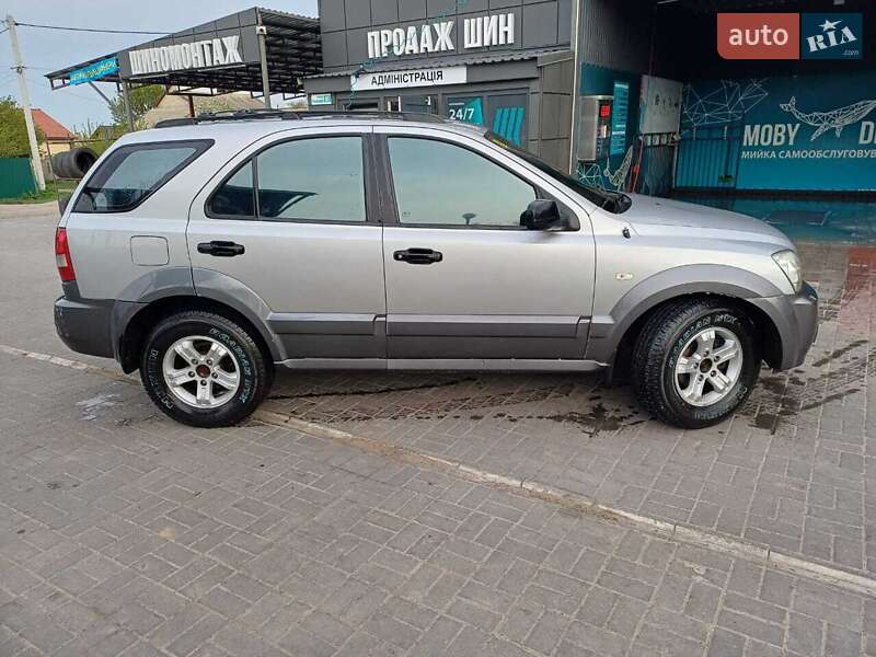 Внедорожник / Кроссовер Kia Sorento 2002 в 