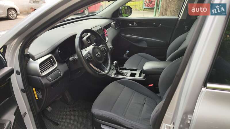 Внедорожник / Кроссовер Kia Sorento 2016 в Кривом Роге