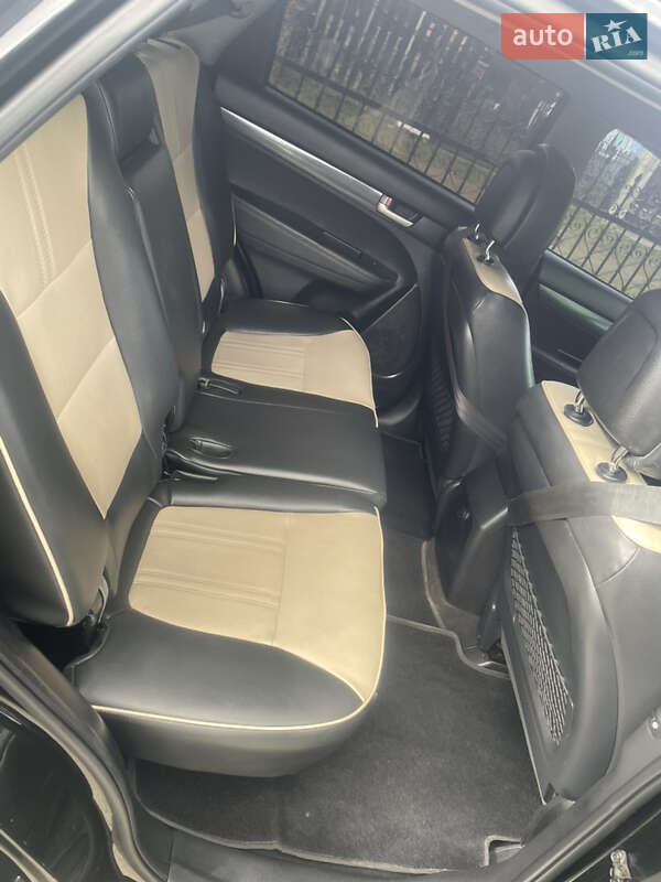 Позашляховик / Кросовер Kia Sorento 2011 в Івано-Франківську