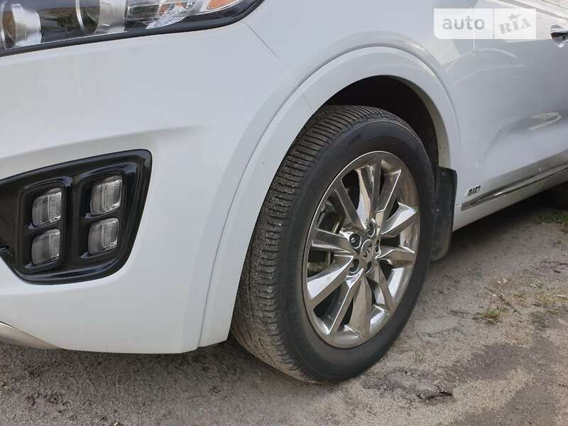 Позашляховик / Кросовер Kia Sorento 2015 в Києві