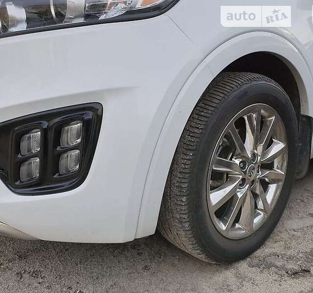 Позашляховик / Кросовер Kia Sorento 2015 в Києві