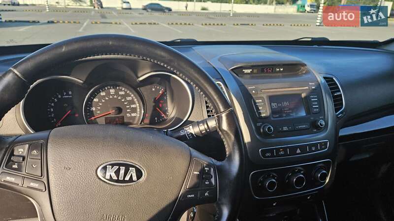 Позашляховик / Кросовер Kia Sorento 2013 в Дніпрі