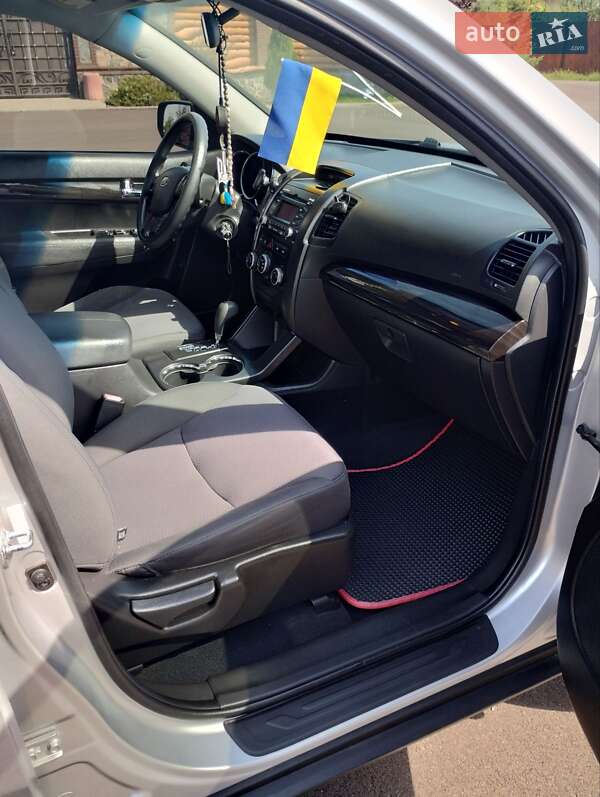Внедорожник / Кроссовер Kia Sorento 2011 в Киеве