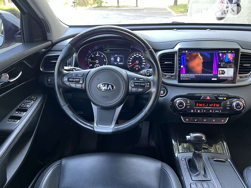 Позашляховик / Кросовер Kia Sorento 2016 в Києві